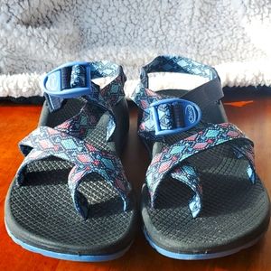 Chaco z cloud toe loop sandals size 7